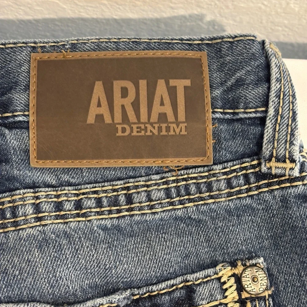 Ariat M5 Straight Fit Blue Jeans Mens 38x30 Durable Denim Rugged Western Cowboy